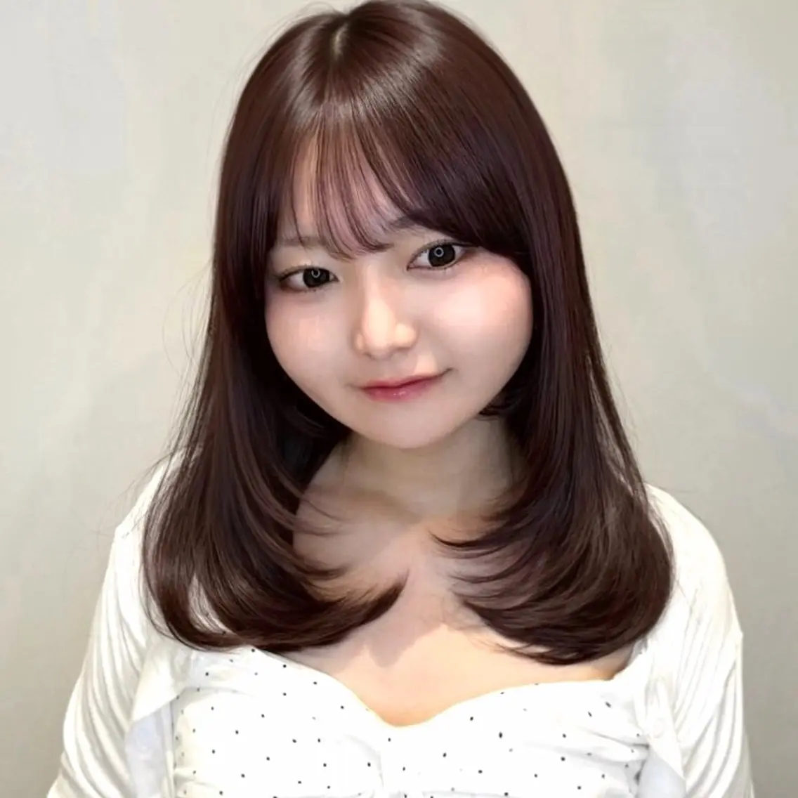 ミディアム カラー ミディアムレイヤー ブリーチ ブラウンカラー ブリーチなしカラー ピンクカラー カット ヘアカラー トリートメント レイヤー×髪質改善 🌀渋谷 KANAのヘアスタイル