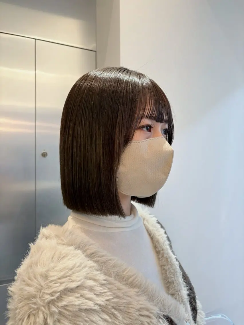 ショート ボブ 外ハネヘア カット ヘアカラー 梅本 佳奈のヘアスタイル