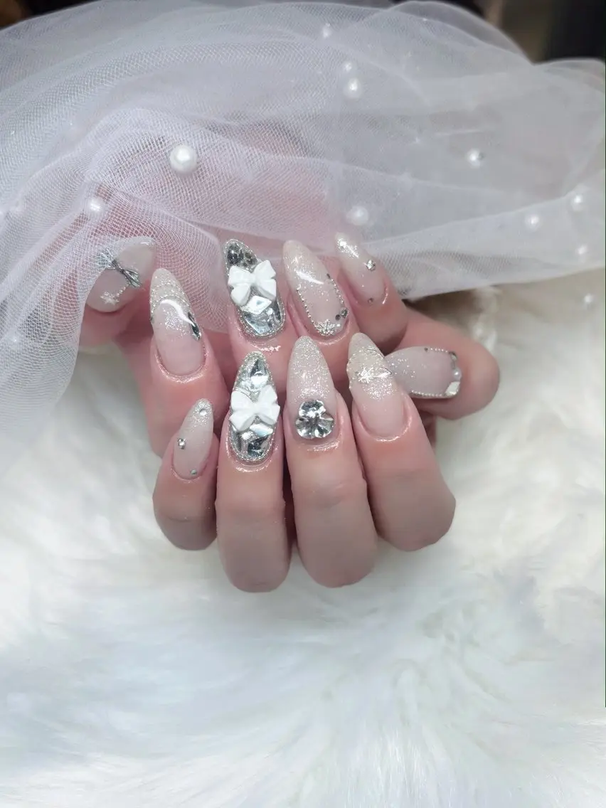 ネイル アートネイル yuchi🎀 京橋/キラキラネイルのネイルデザイン