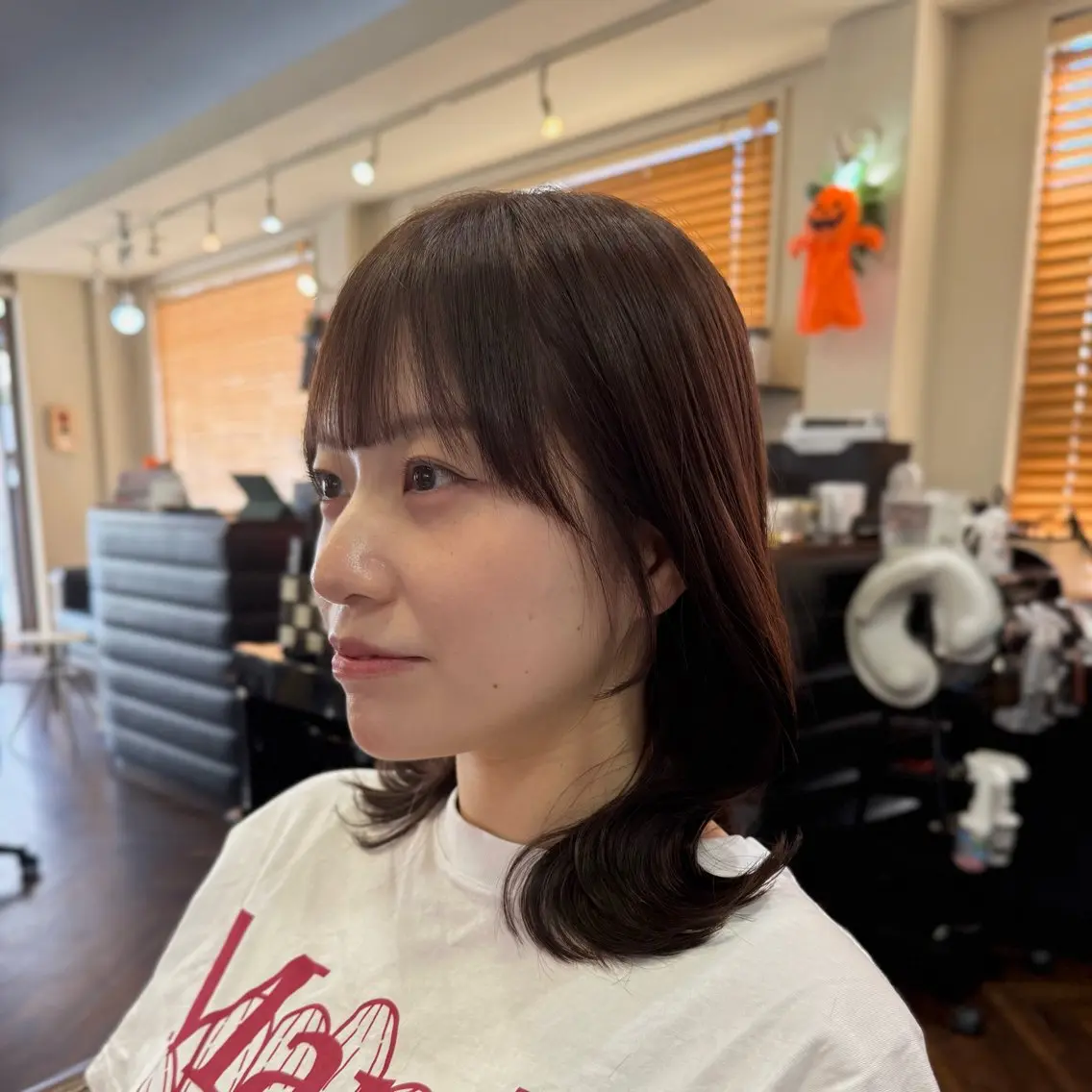 ミディアム 縮毛矯正 カット ヘアカラー トリートメント 尾崎 海璃のヘアスタイル