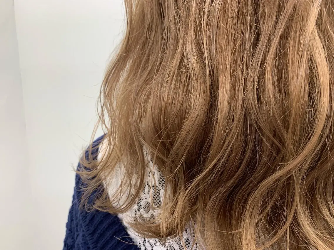 セミロング カラー leben serikaのヘアスタイル