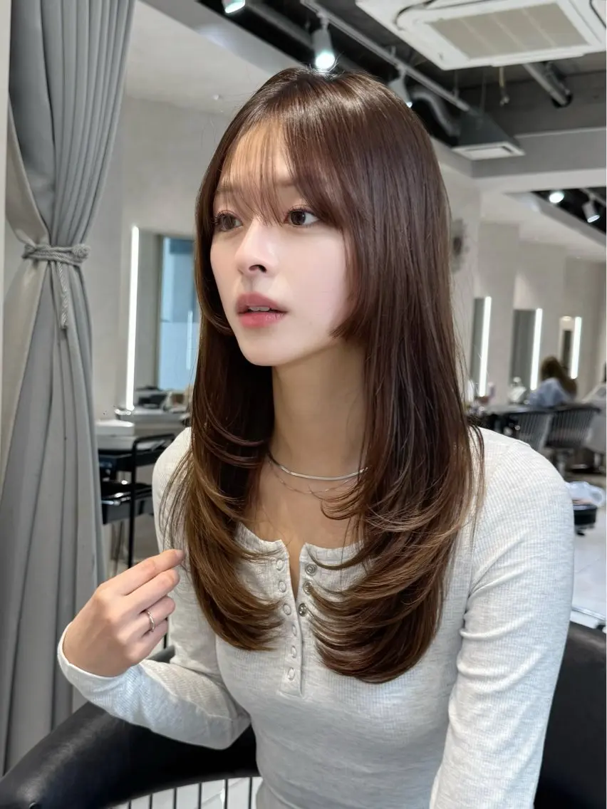 セミロング カラー 髪質改善ストレート 韓国風レイヤー池袋のヘアスタイル