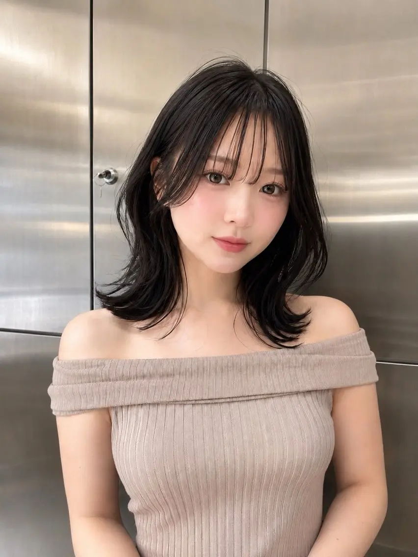 ミディアム 中野 茉莉のヘアスタイル