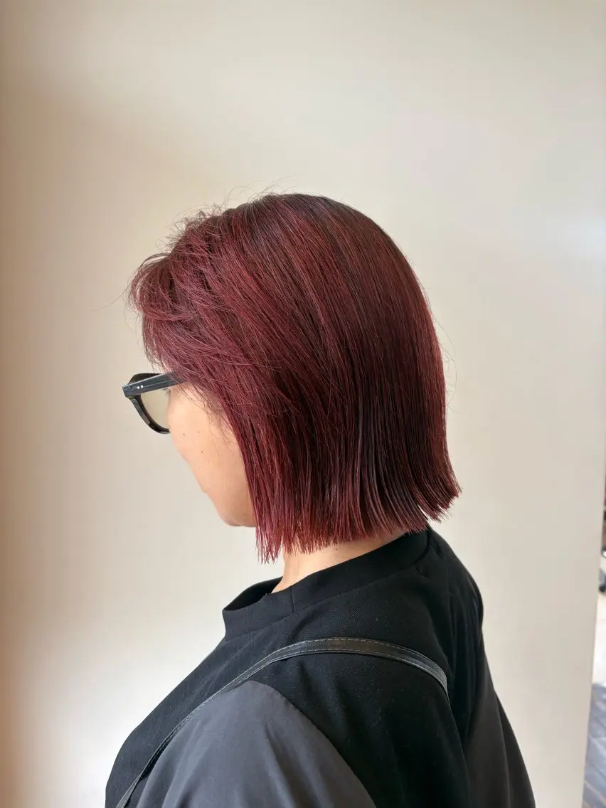 ショート カラー ボブレイヤー レッドカラー ボブ レイヤーカット カット ヘアカラー ヤスダ ホノカのヘアスタイル