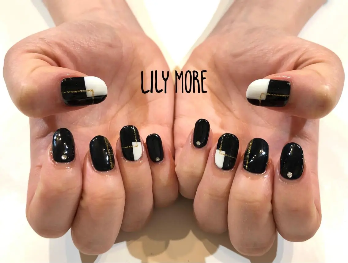 ネイル ホワイト Lily closetのネイルデザイン