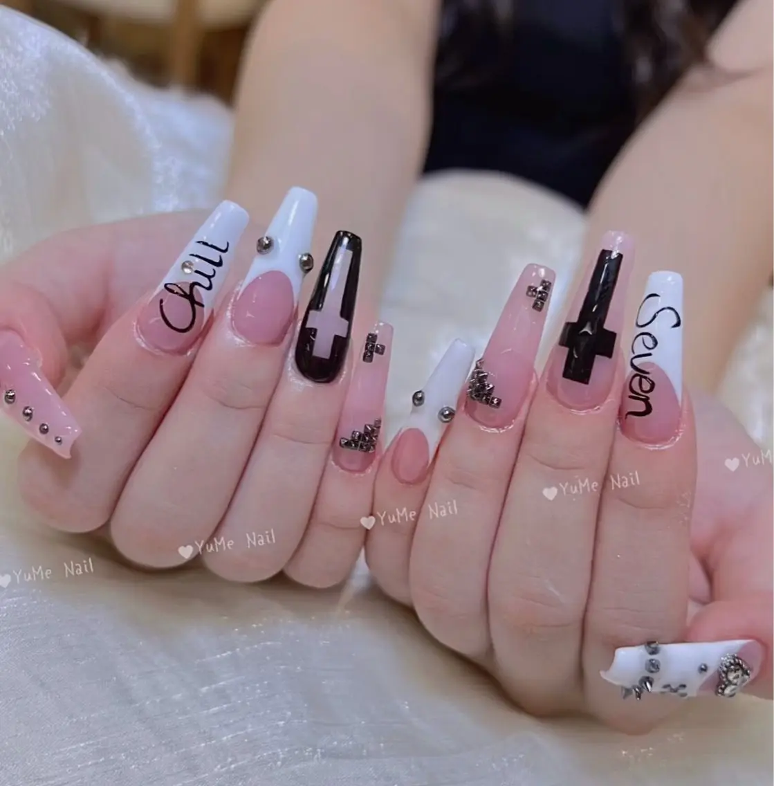 ミディアム YUME Nail Beautyのネイルデザイン