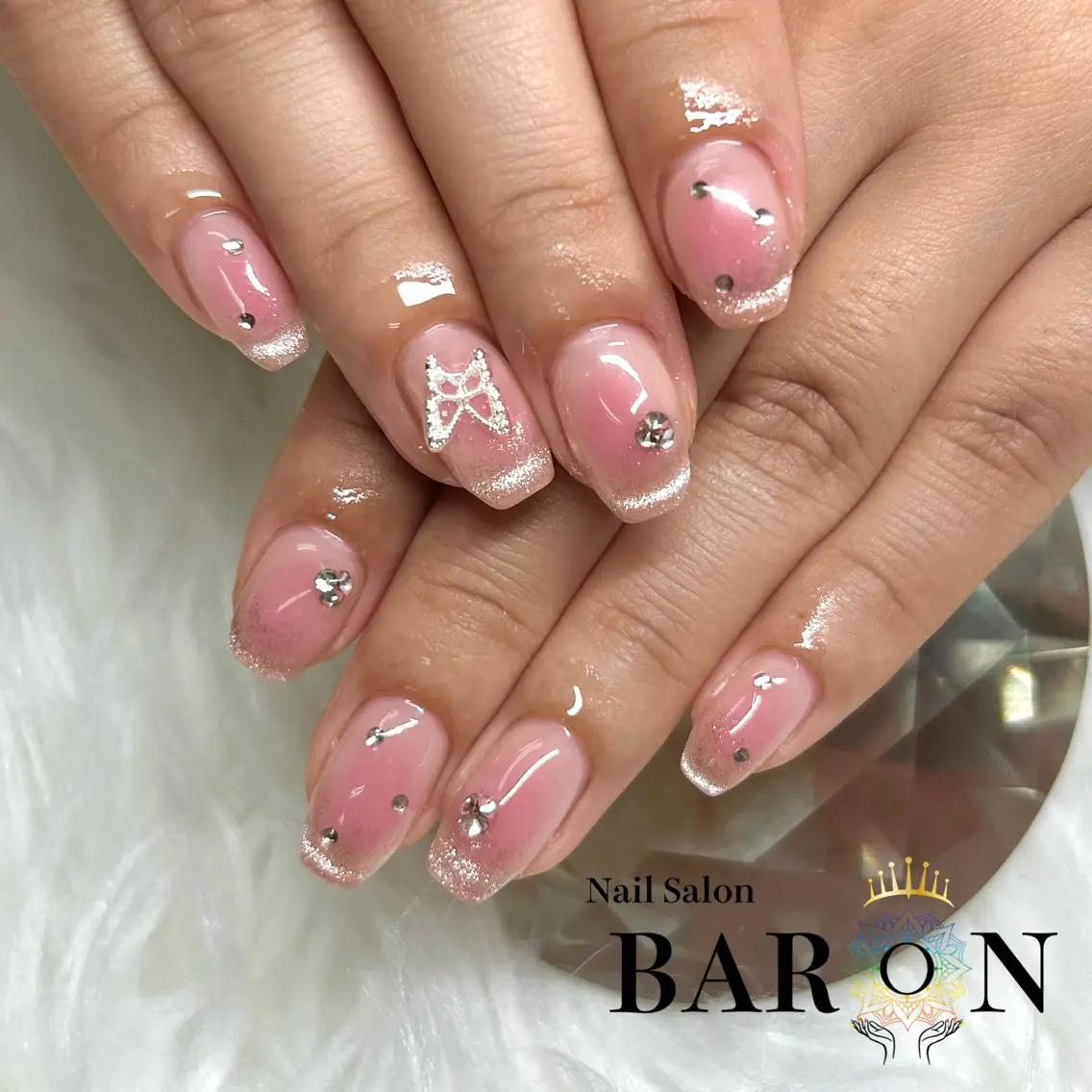 ネイル チークネイル フレンチネイル ワンホンネイル ハンドネイル ♛︎BARON♛︎ SUMIRE.のネイルデザイン