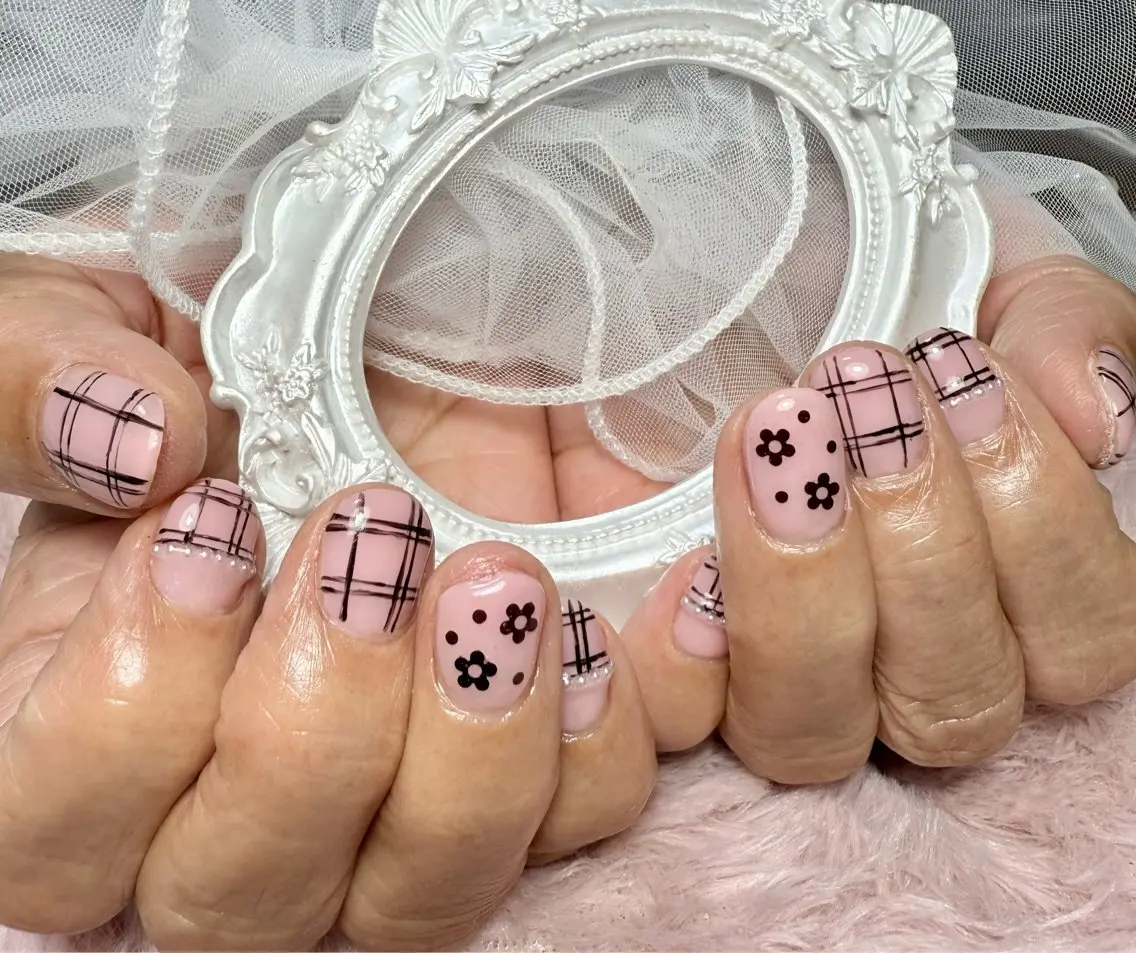 ネイル アートネイル チークネイル フラッシュネイル フラッシュマグ フレンチネイル Mai’s nailのネイルデザイン