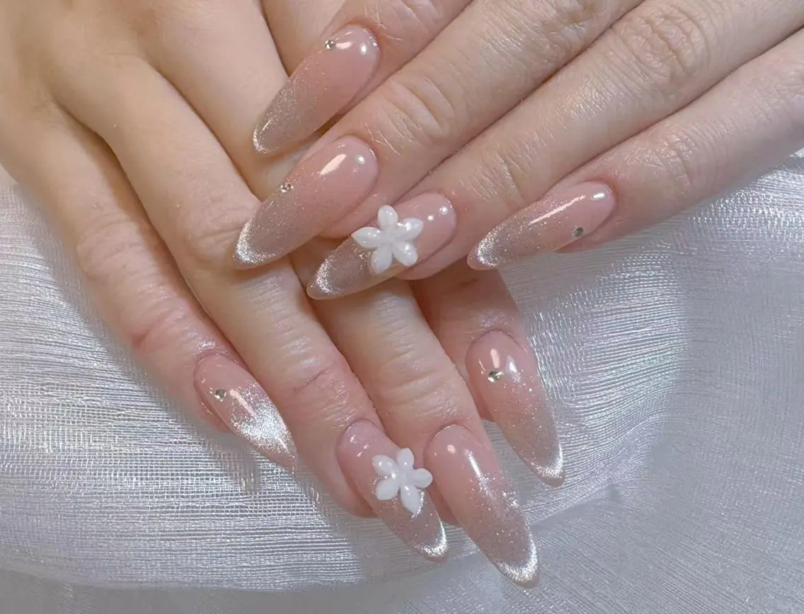 ネイル 長さ出し フレンチネイル 韓国ネイル マグネットネイル 持ち込み ハンドネイル ハンドケア The  Nail 新大久保店のネイルデザイン
