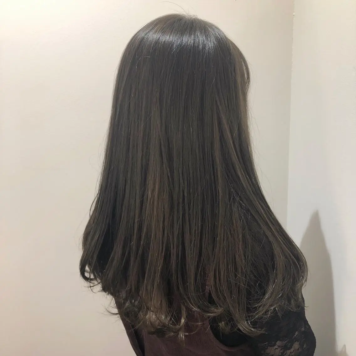 ロング カラー ベージュカラー オリーブベージュ カット ヘアカラー トリートメント 髪質改善/レイヤー/ お顔まわり/Ami.のヘアスタイル