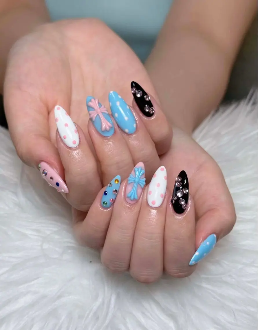 ネイル チークネイル ドット フレンチネイル グラデーション ハート ハンドネイル Julli NailStudioのネイルデザイン