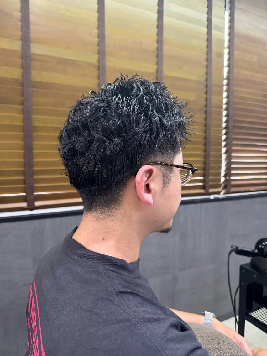 パーマ メンズ メンズスタイリスト ティアラ👑のヘアスタイル