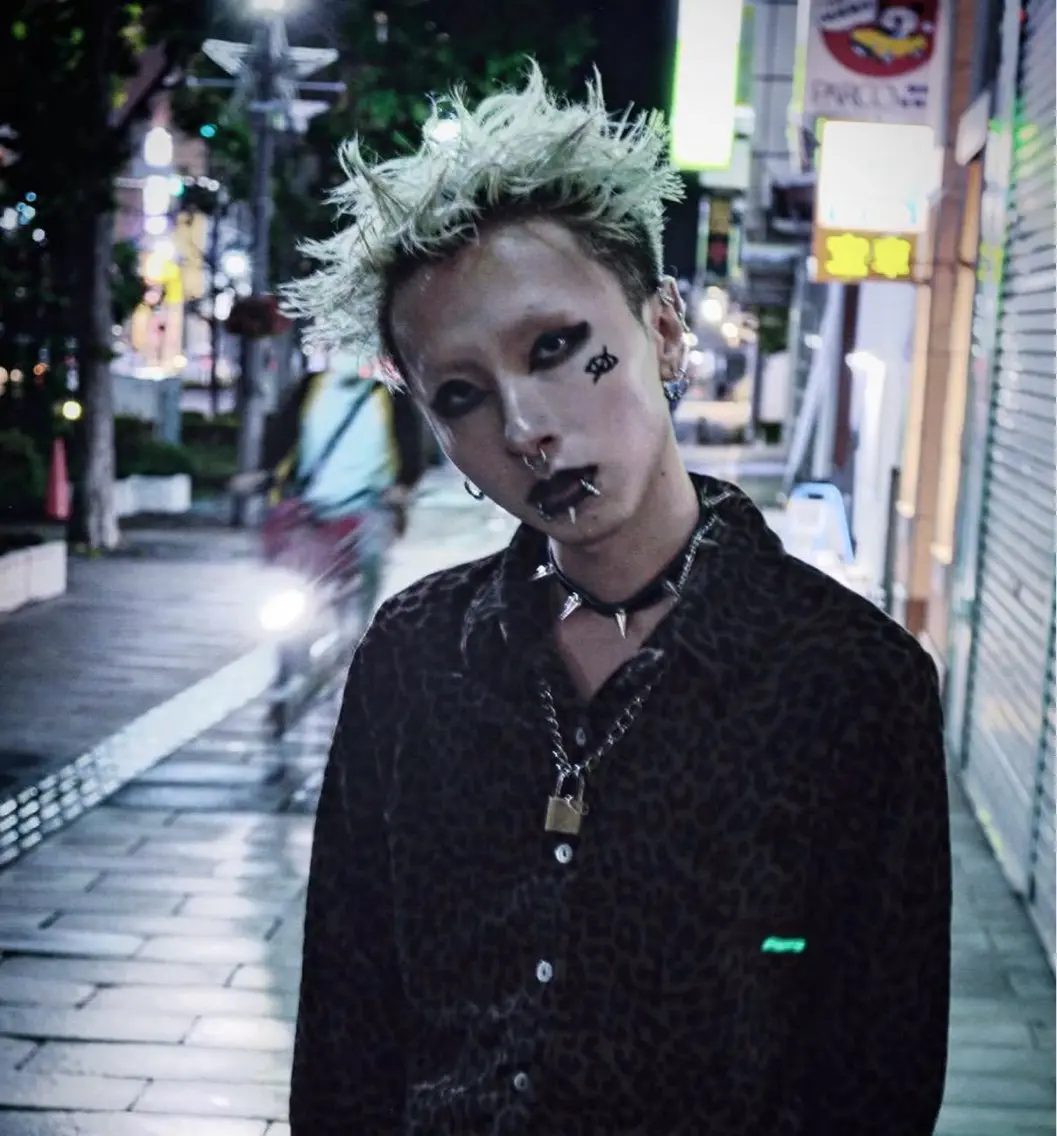 ショート カラー メンズ メンズハイトーン ハイトーンカラー 土屋拓樹 シャギー/ブリーチのヘアスタイル