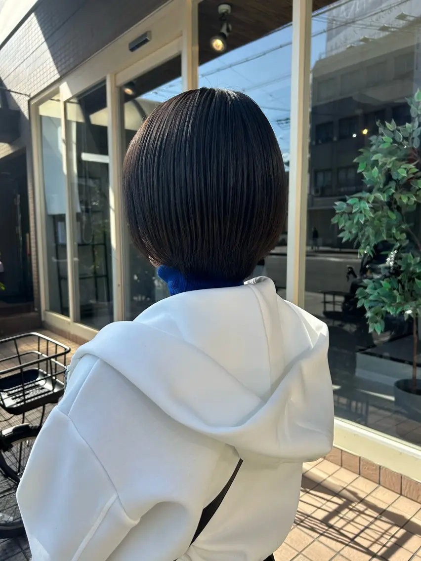 ショート カラー 川筋 桃果のヘアスタイル