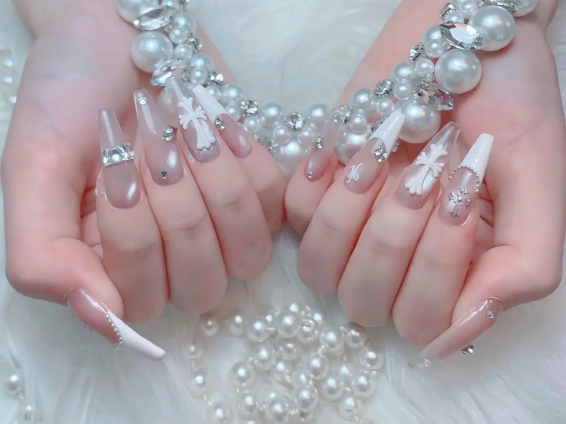 ネイル 長さ出し フットネイル ジェルネイル 韓国ネイル マグネットネイル ハンドネイル Huyn Nail Shinjyukuのネイルデザイン