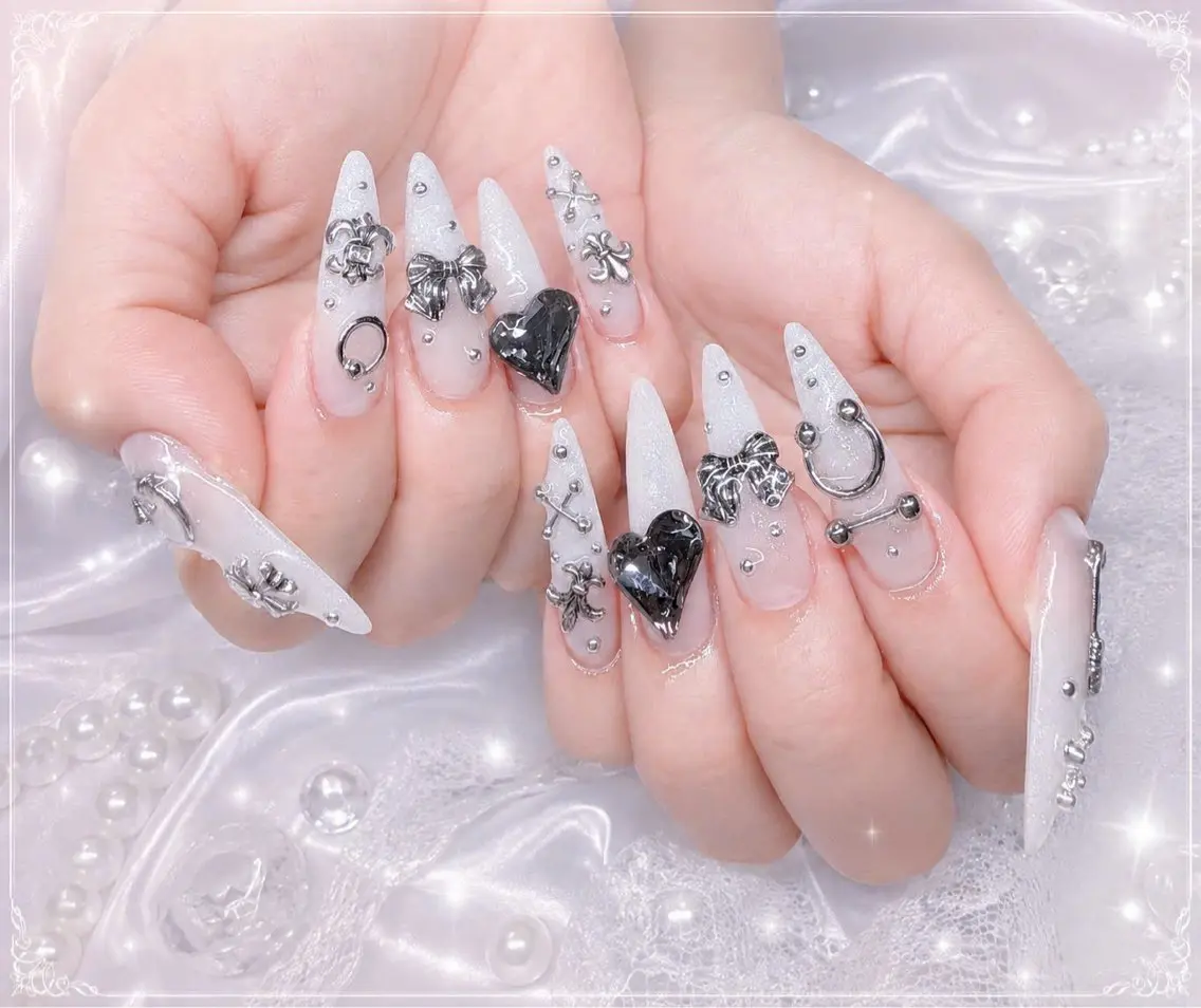 ネイル アートネイル オーロラネイル クリアネイル 長さ出し フレンチネイル ハンドネイル HOT Nail Salonのネイルデザイン