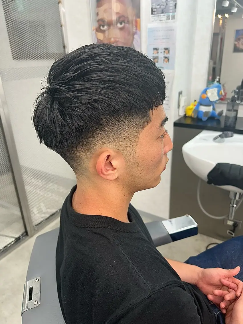 ショート メンズ フェードカット 小峰 立己のヘアスタイル