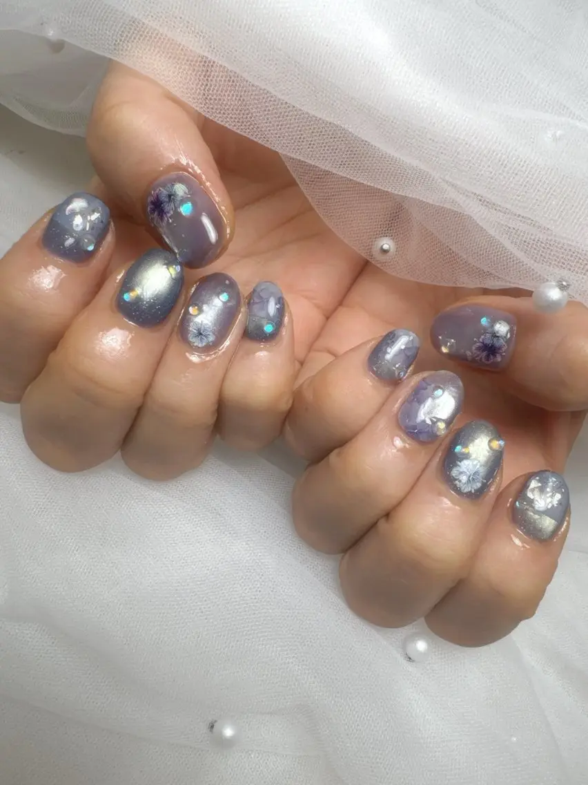 ネイル フットネイル フレンチネイル ガラスフレンチ キラキラネイル 韓国ネイル フットネイル Queeens nailのネイルデザイン