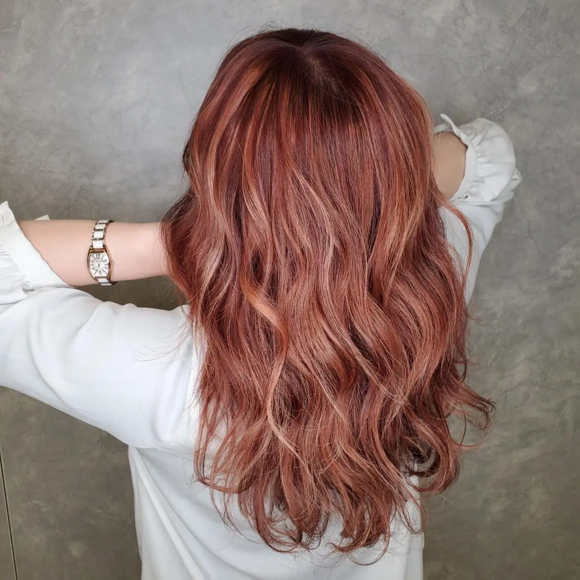 ロング カラー ヘアアレンジ ブリーチ ケアブリーチ ハイライトカラー ハイライト カット ヘアカラー 渡辺　亮/髪質改善 レイヤーカットのヘアスタイル