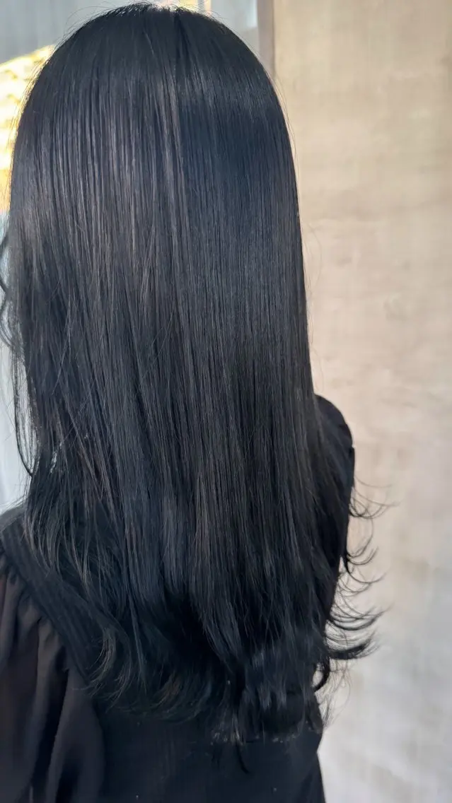 セミロング カラー Mayuka 🩶のヘアスタイル