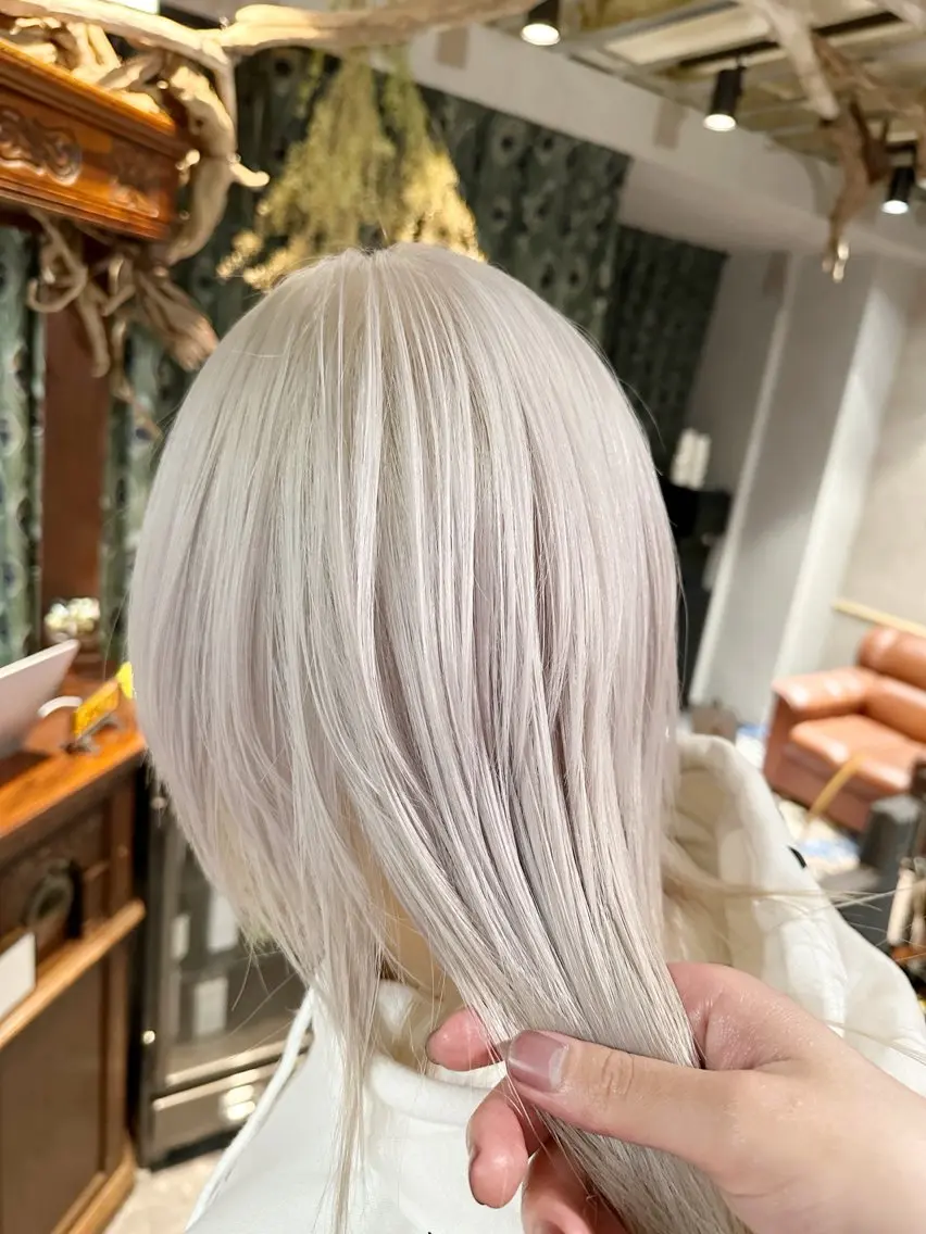 セミロング カラー セミロングパーマ ブリーチ ケアブリーチ ダブルカラー ハイライトカラー ヘアカラー トリートメント レイヤーブリーチ特化 ホワイト専門/岸のヘアスタイル