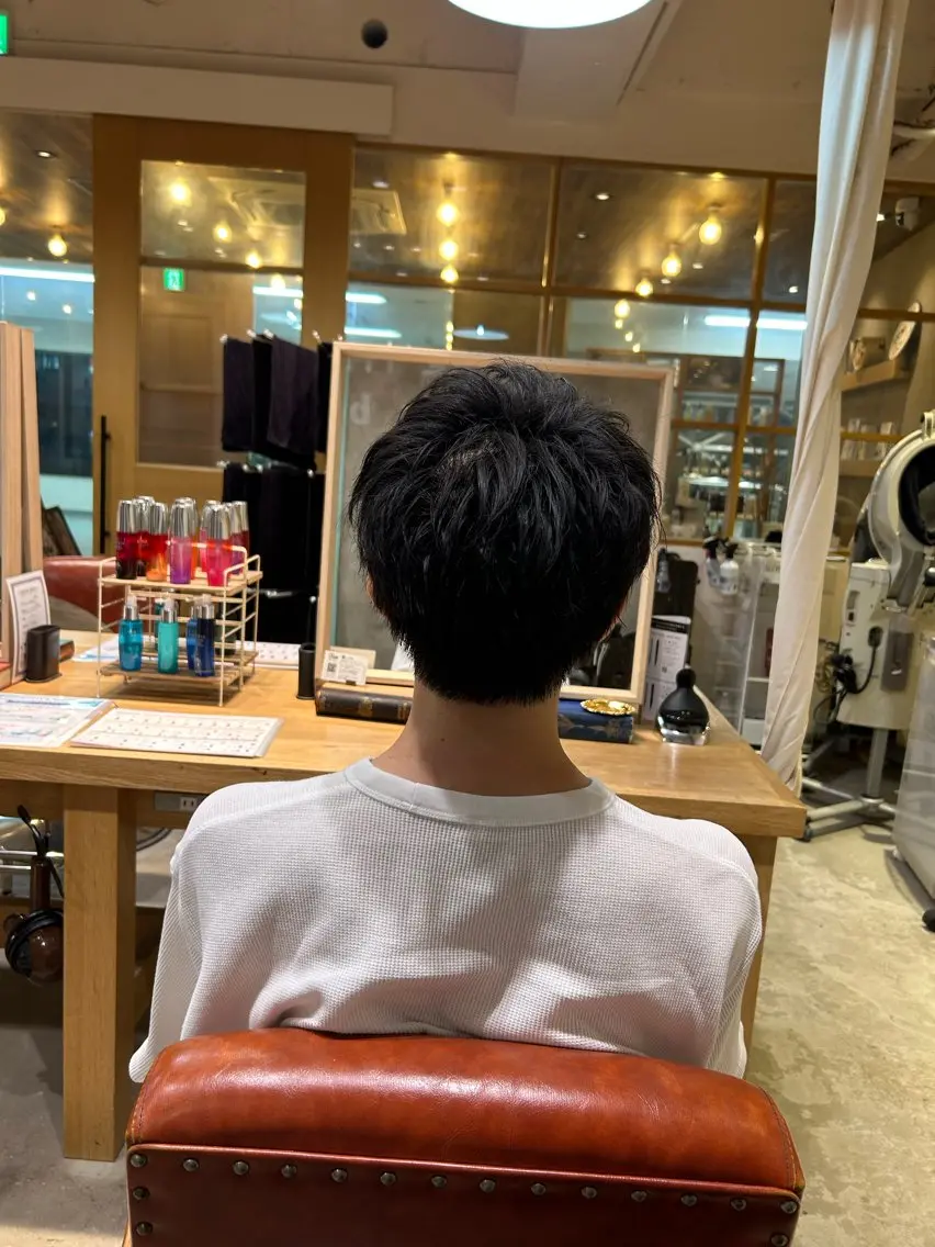 ショート カラー パーマ メンズ 新谷 虎太郎のヘアスタイル