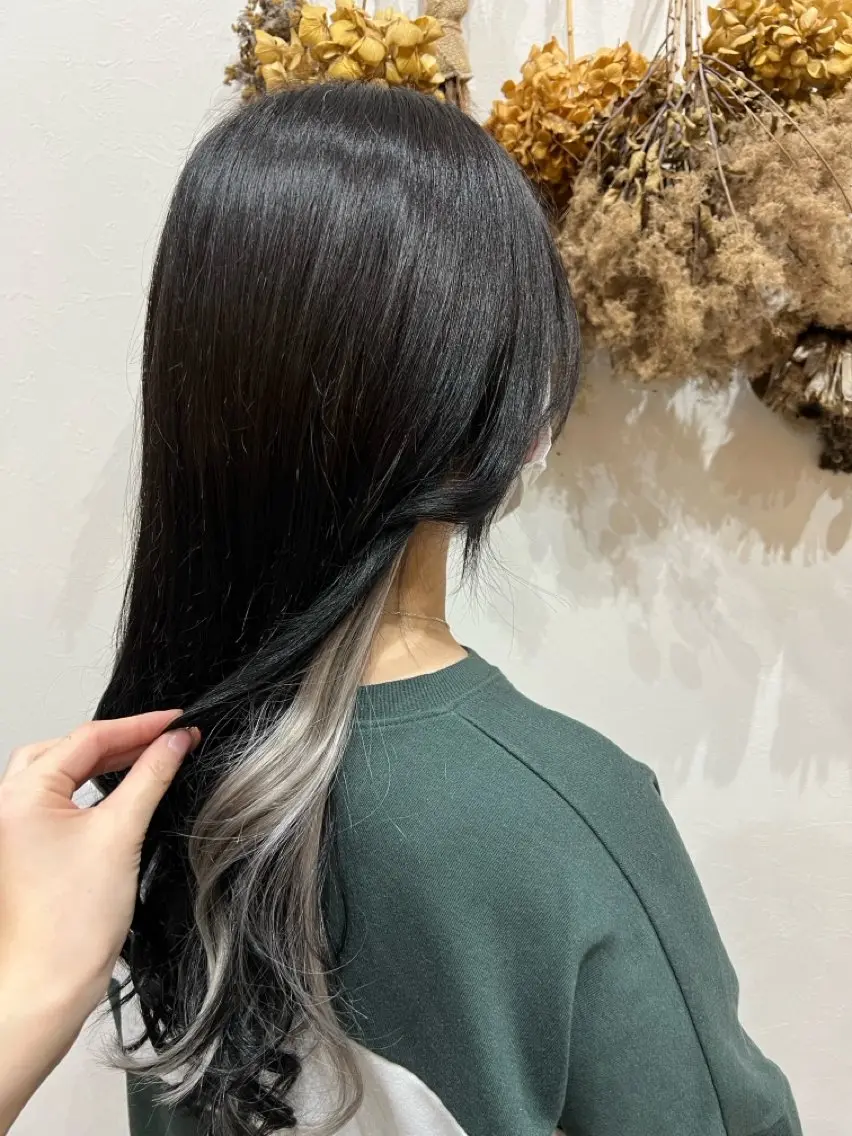 人毛シールエクステでインナーカラー(10本)の写真