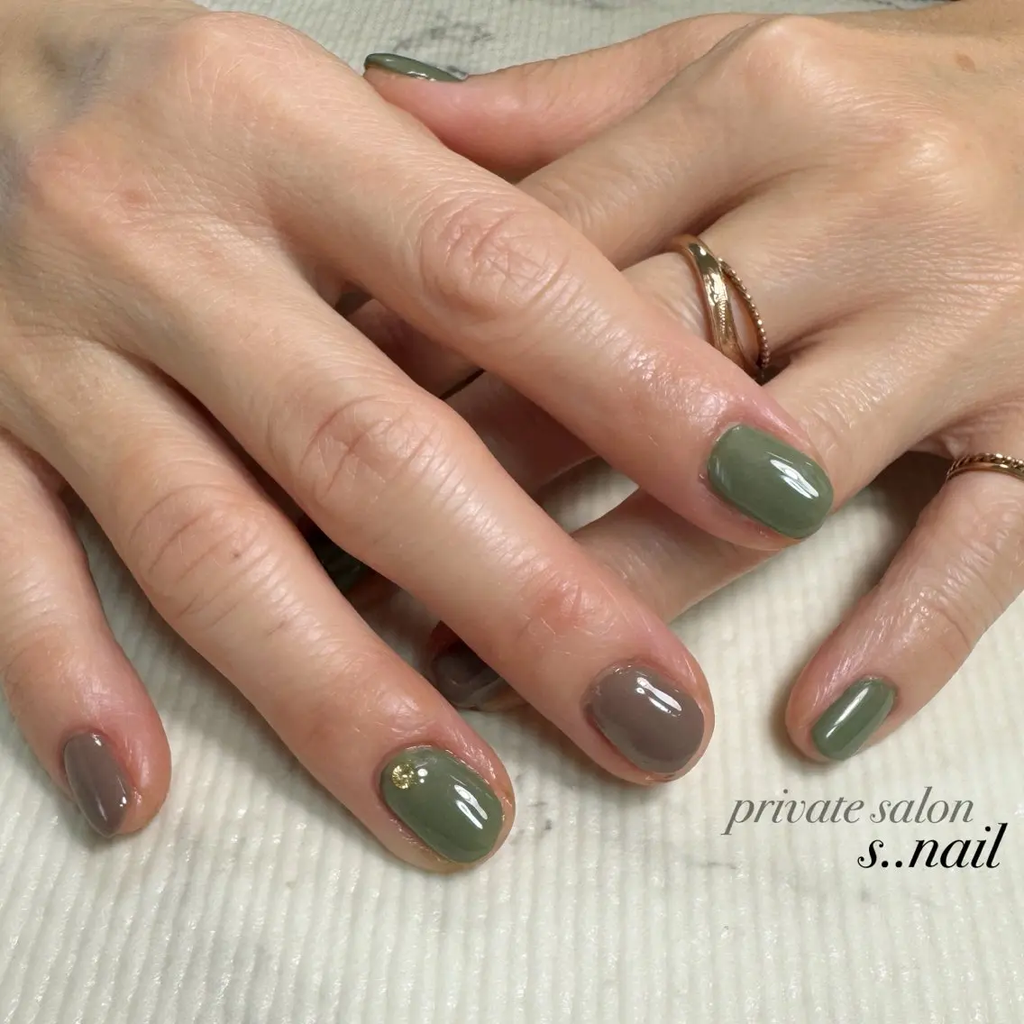 ネイル ブラウン グリーン ハンドネイル フットネイル s..nail / MORITAのネイルデザイン