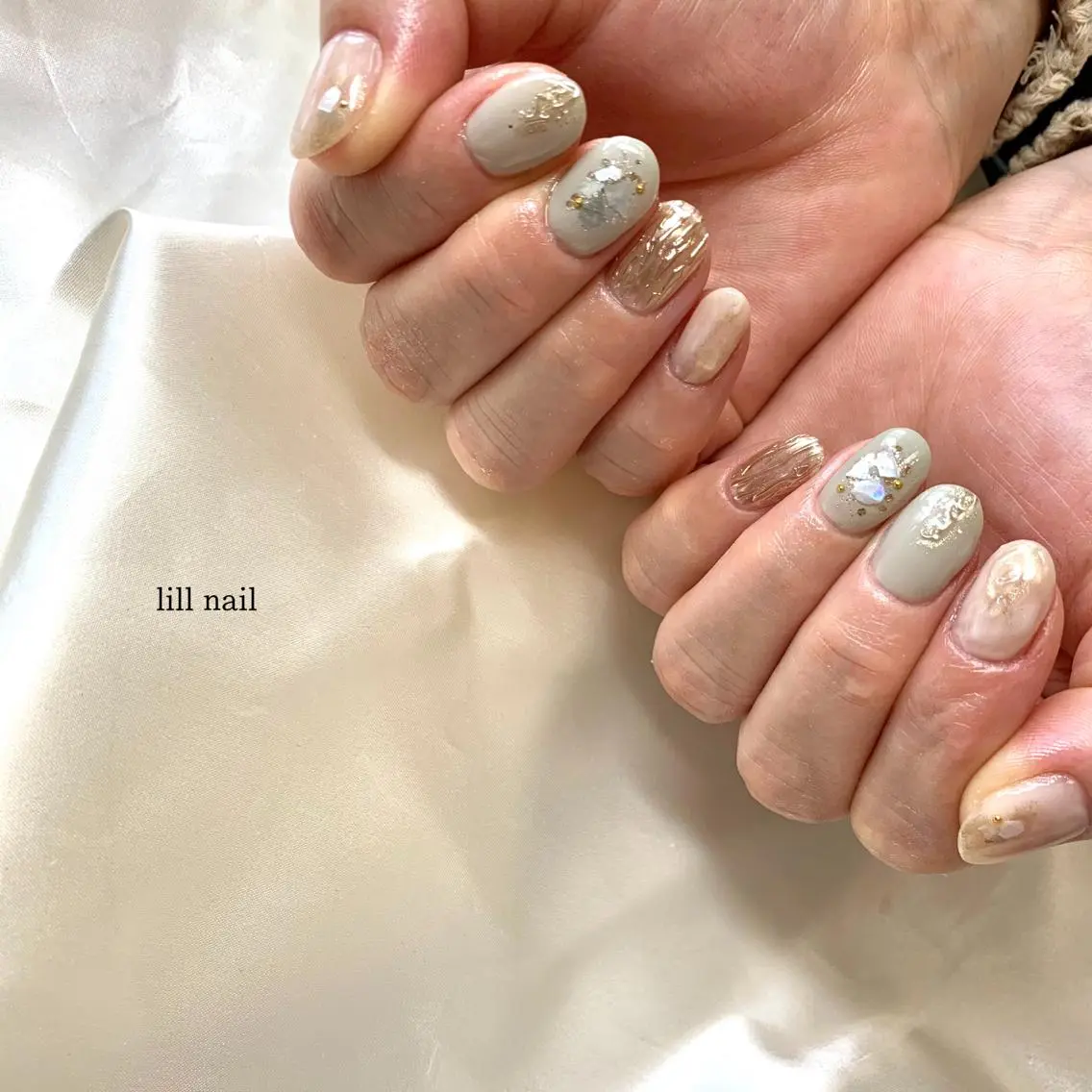 ミディアム pllia beautyのネイルデザイン