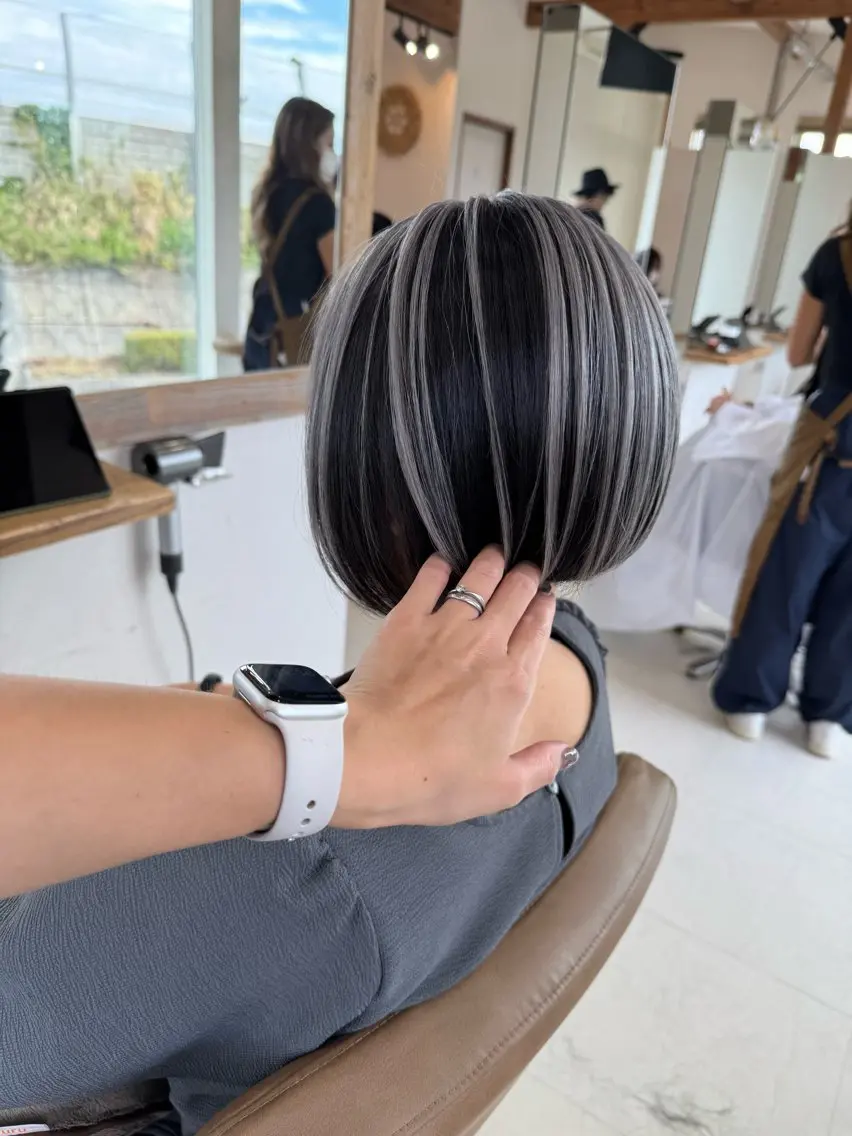 ショート ヘアカラー 鈴木 妃帆未のヘアスタイル
