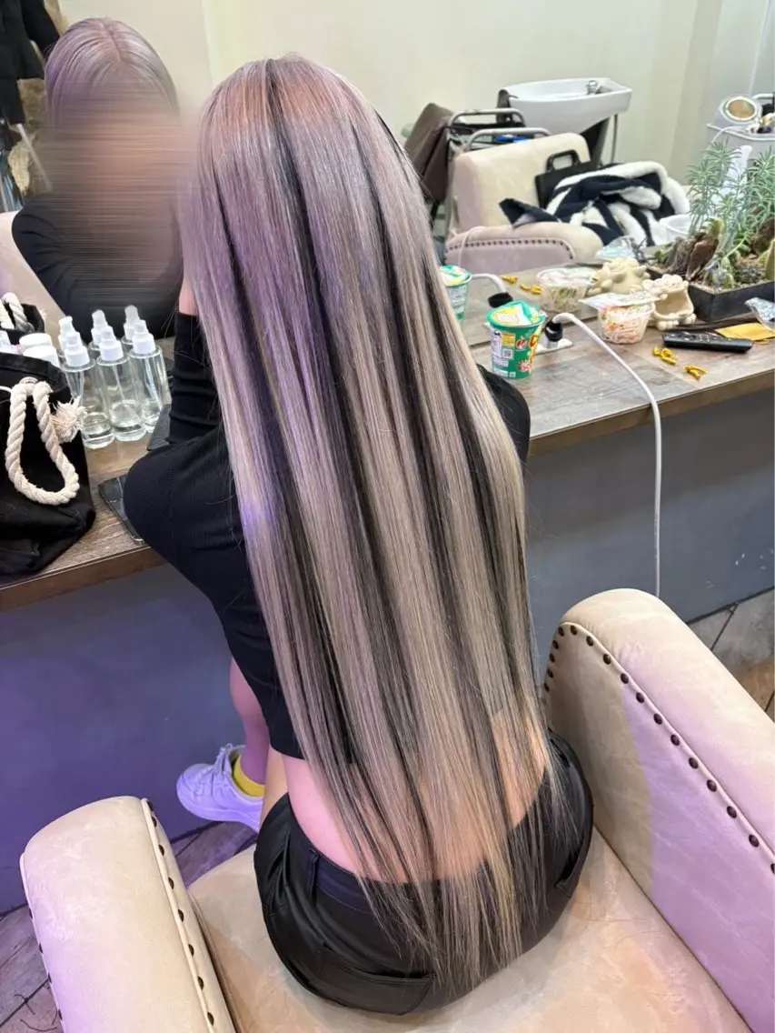 ロング カラー 編み込みエクステ ベージュカラー ハイトーンカラー ラベンダーカラー シルバー ヘアカラー エクステ WEST OLAND加藤圭介のヘアスタイル