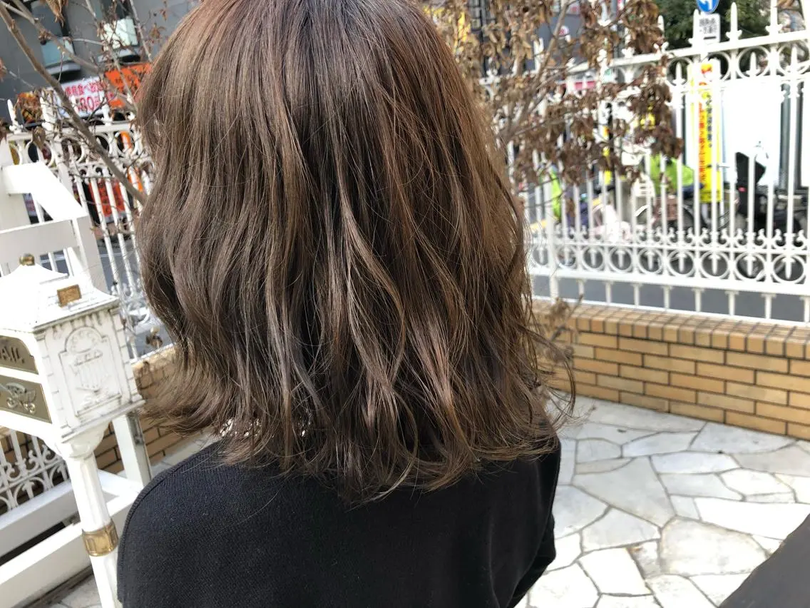 ミディアム カラー グレージュ ミルクティーグレージュ トリートメント ヘッドスパ 💜髪質改善美髪💜 星野清光のヘアスタイル