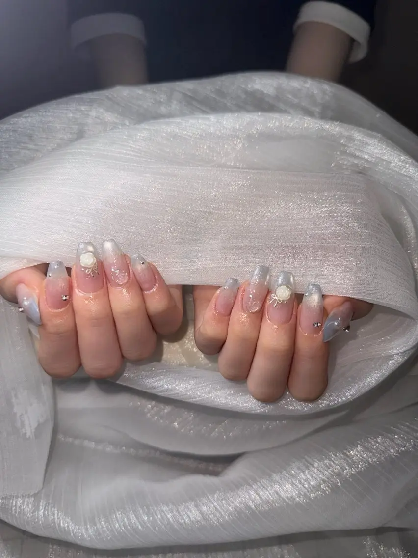 ネイル チークネイル フレンチネイル グラデーション 韓国ネイル マグネットネイル ハンドネイル Hana Nailのネイルデザイン