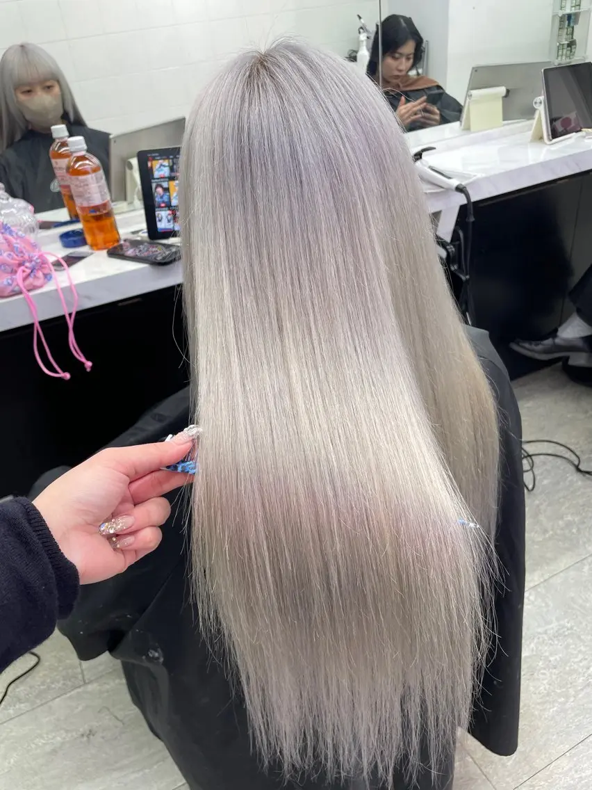 ロング カラー カット ヘアカラー エクステ 🪸店長ハイトーン エクステmisakiのヘアスタイル