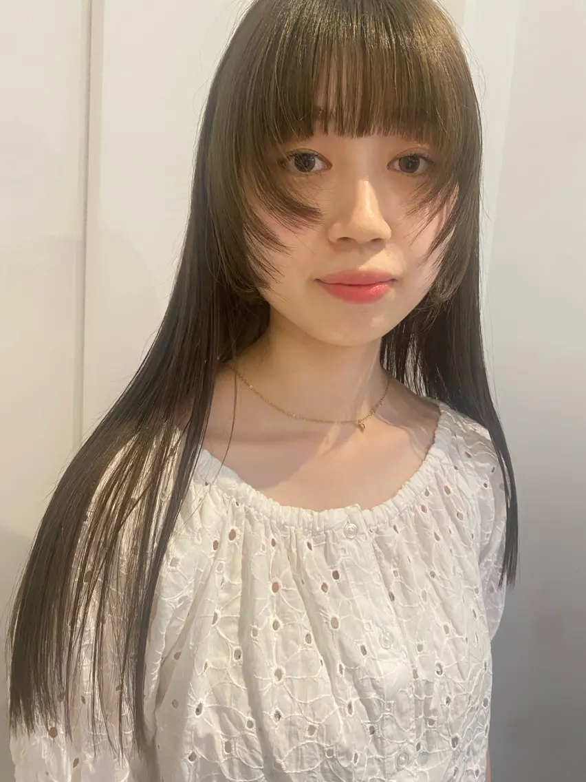 ミディアム カラー ベージュカラー オリーブベージュ 永田 愛莉のヘアスタイル