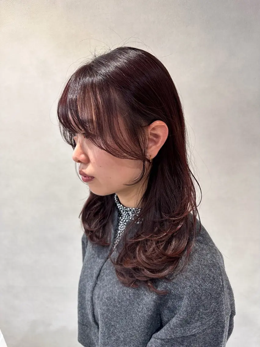 ロング カラー ブリーチ 透明感カラー ダブルカラー ブリーチなしカラー 顔まわりレイヤー 大人レイヤー& 透明感カラー💄のヘアスタイル