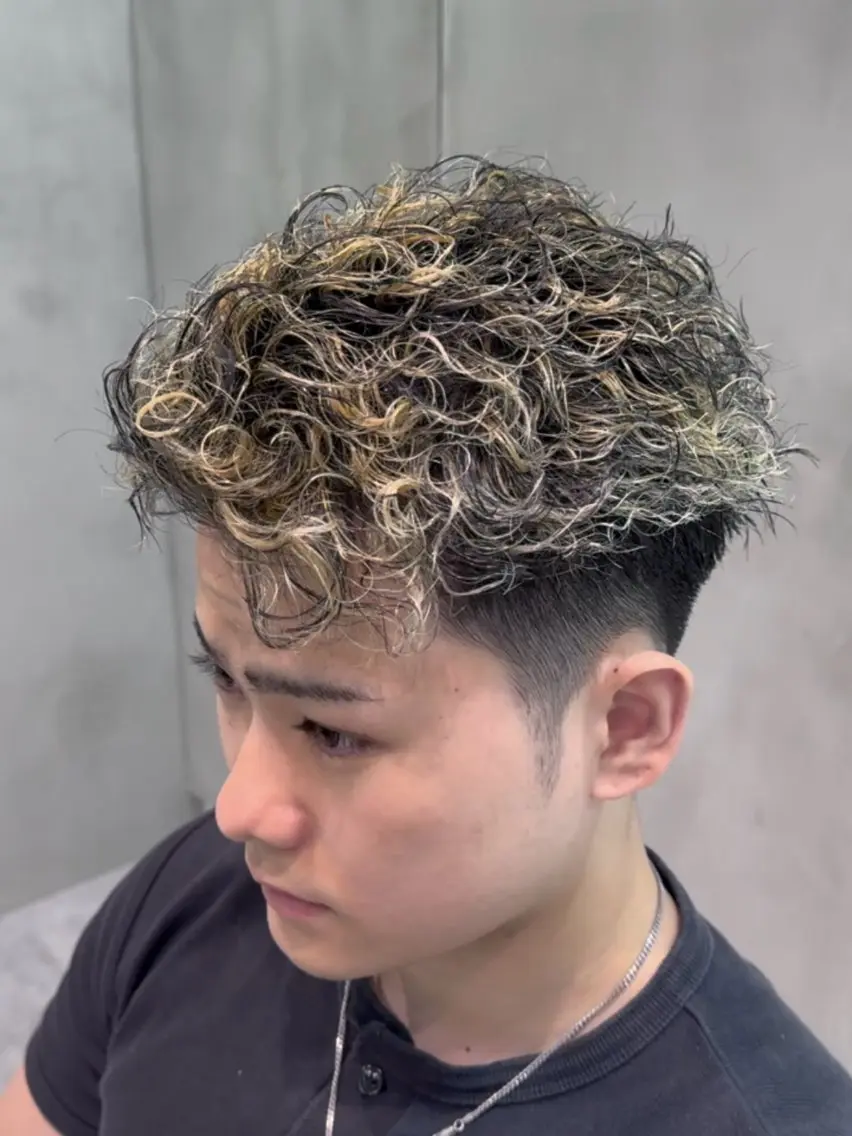 パーマ メンズ メンズハイライト fifth 一寸木 桂斗のヘアスタイル