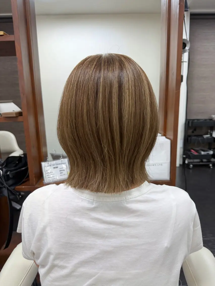 ショート ヘアカラー OTOHA OLUOLUのヘアスタイル