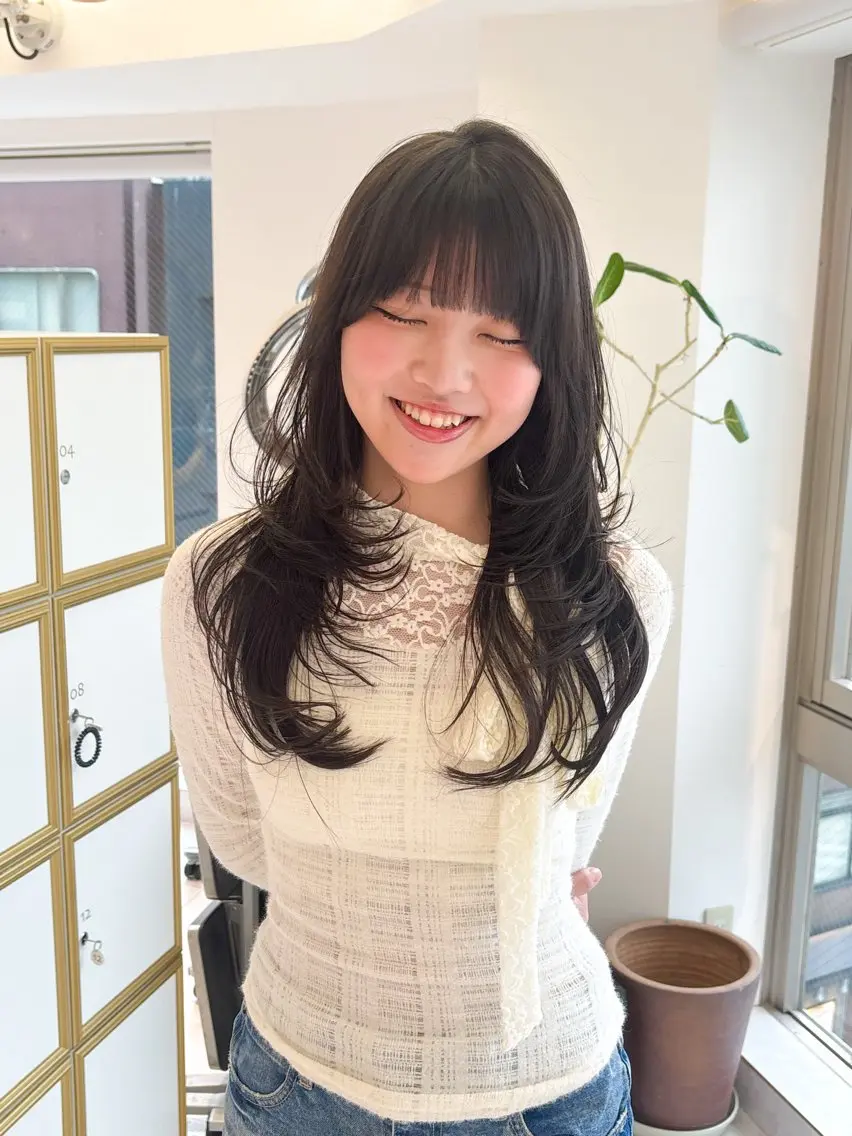 ロング レイヤーカット カット トリートメント 💐レイヤー/透明感 カラー💐智口彩香のヘアスタイル