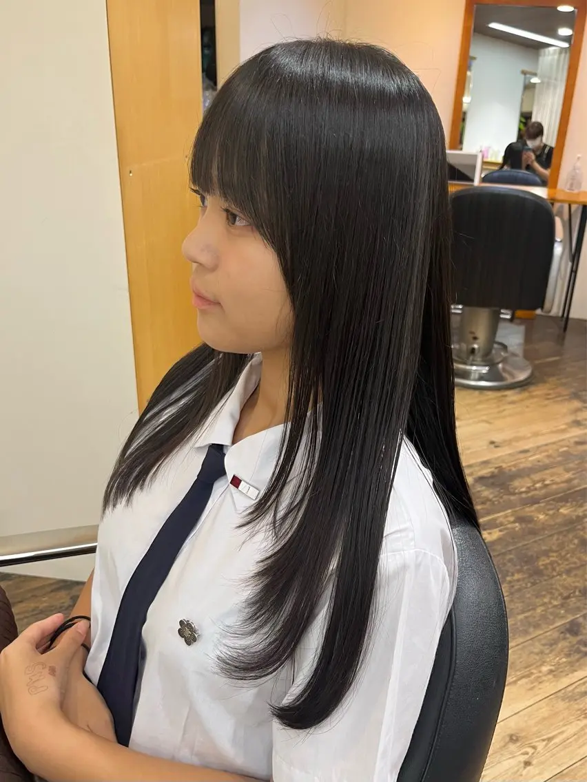 ロング 顔まわりレイヤー 顔周りカット レイヤーカット kurel_ komakiのヘアスタイル