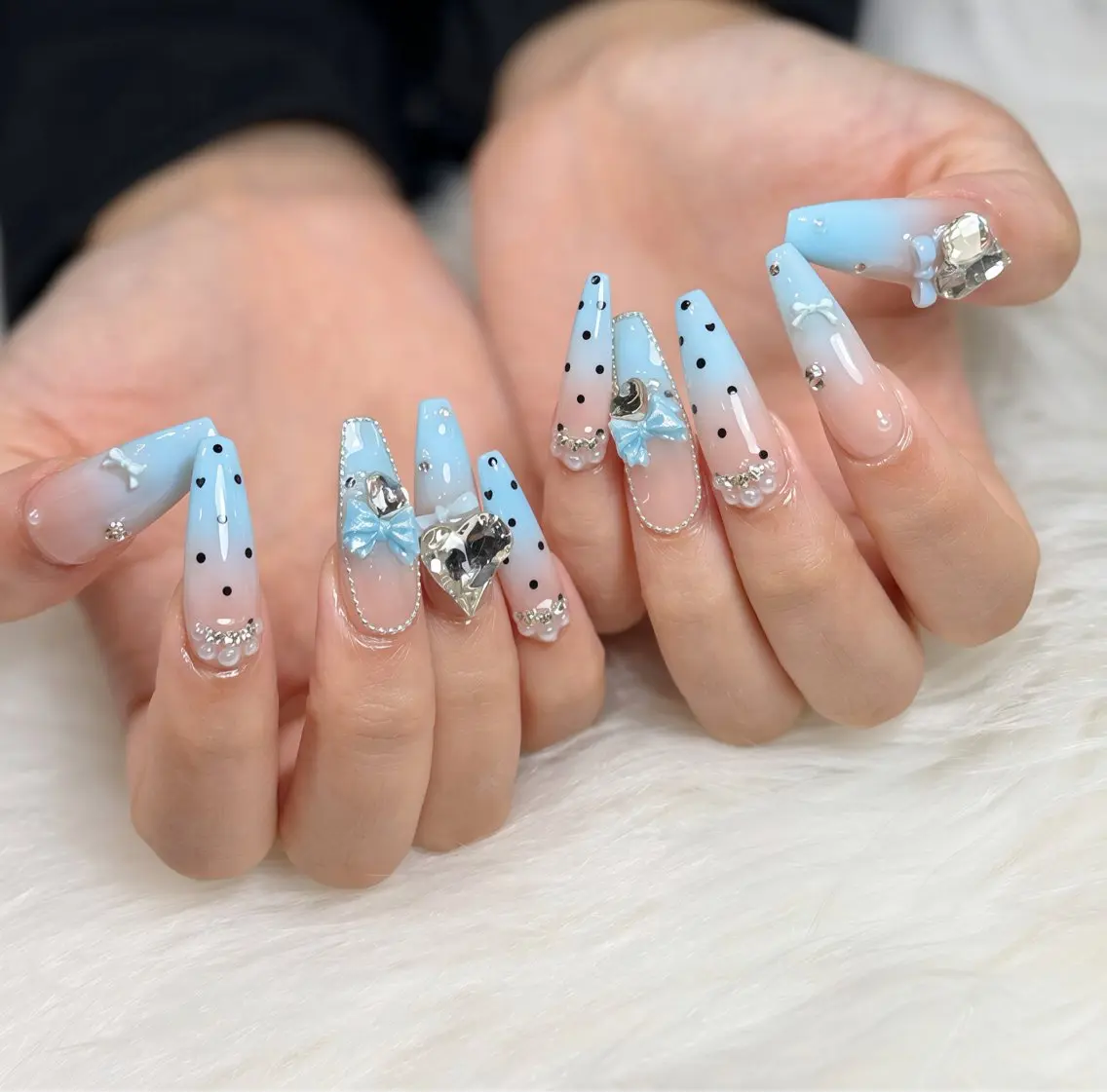 ネイル オーロラネイル チークネイル フットネイル フレンチネイル ジェルネイル ハンドネイル Nichi Nailsのネイルデザイン