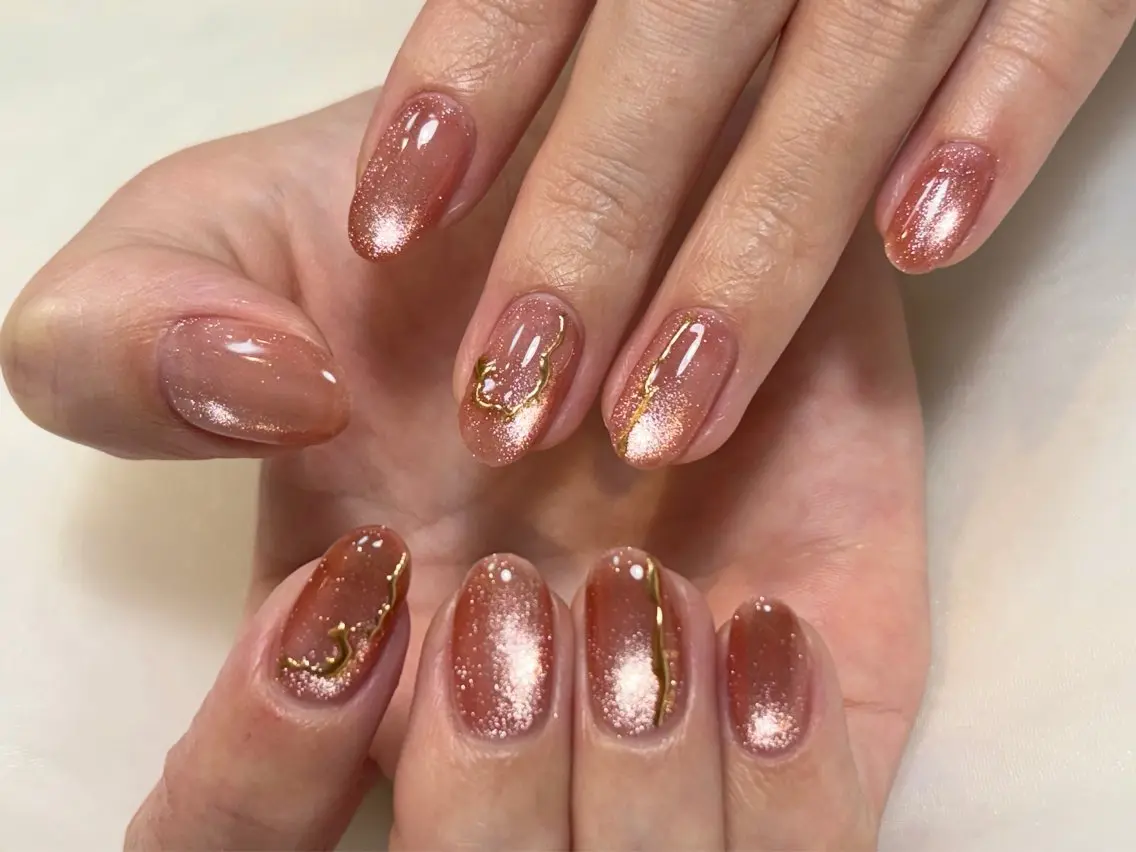 ネイル ゴールド マグネットネイル マグネットワンカラー ニュアンスネイル ワンカラーネイル Ouna NAIL haruのネイルデザイン