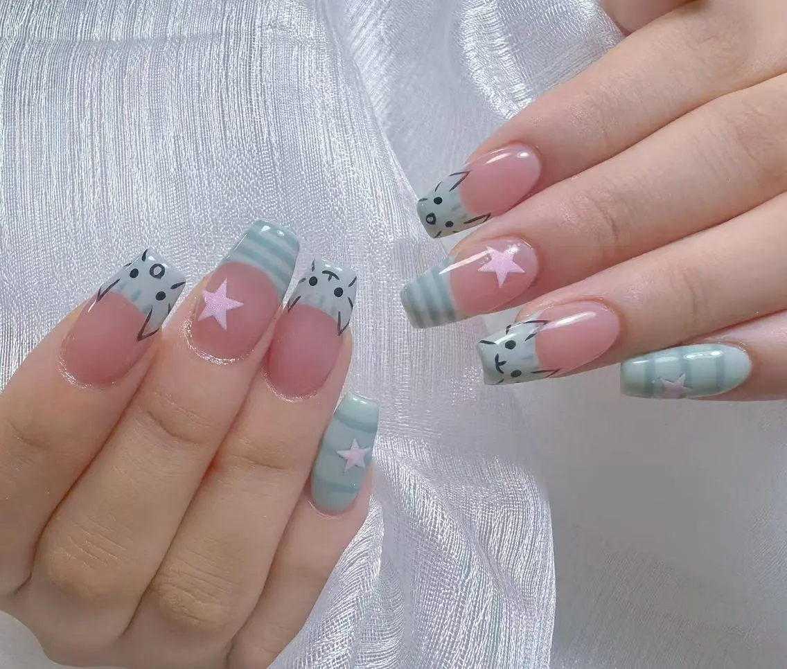 ネイル フレンチネイル ジェルネイル ガラスフレンチ 韓国ネイル マグネットネイル ハンドネイル ハンドケア The  Nail 新大久保店のネイルデザイン
