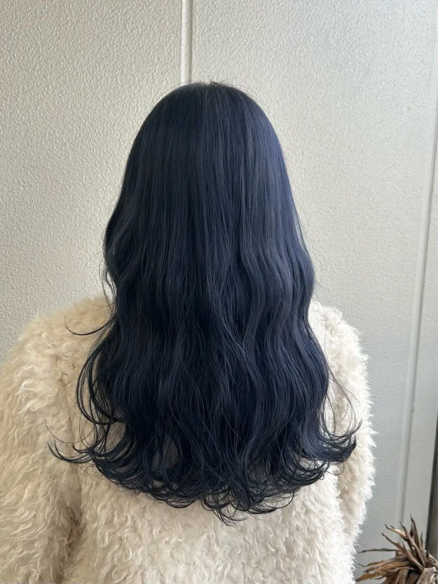 ロング カラー ヘアアレンジ ブルーカラー ブルーグレー 《暖色/韓国hair 》🇰🇷桑原ユキネのヘアスタイル