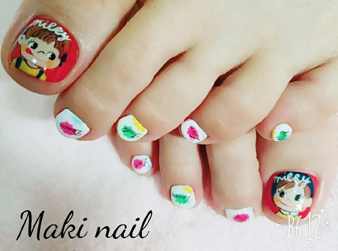ネイル ショート フットネイル ジェルネイル ･:*+.✳︎˚✧₊ MAKI NAILのネイルデザイン
