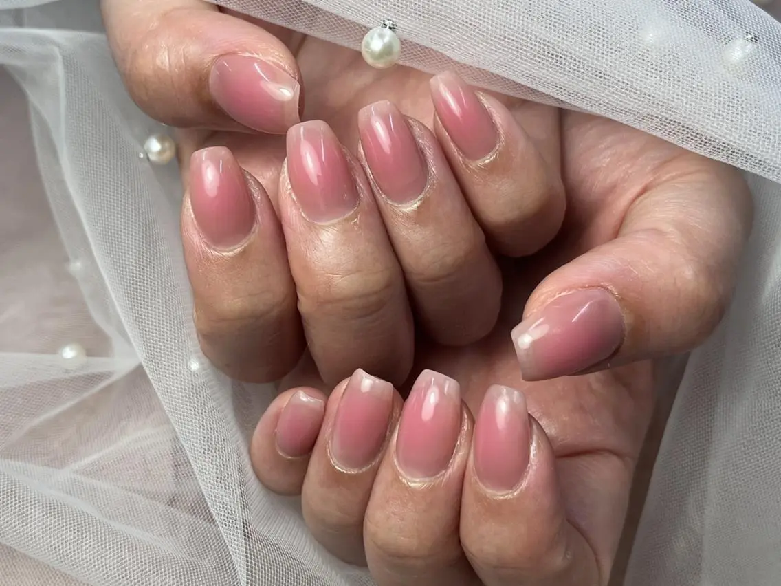 ネイル グラデーション ピンク シンプルネイル ToliyDeliy ネイルサロンのネイルデザイン