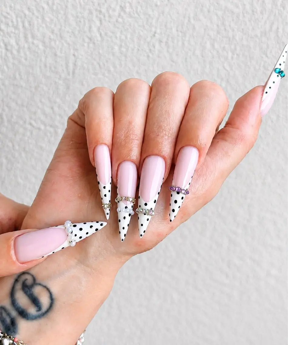 ネイル アートネイル ボルドー フレンチネイル ジェルネイル 氷ネイル・うるうるネイル ハンドネイル Julie NailSalonのネイルデザイン