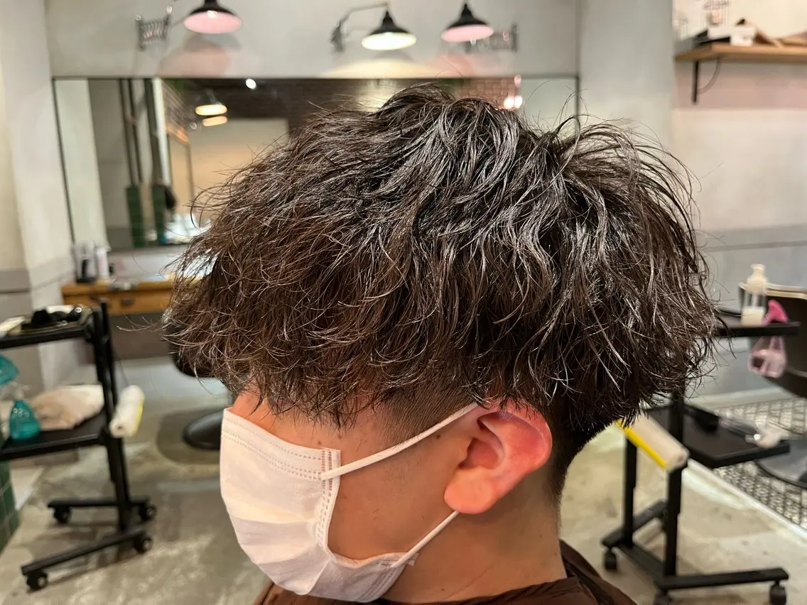 パーマ メンズ メンズパーマ 波巻きパーマ 永島 諒のヘアスタイル