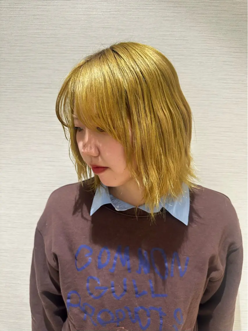 ミディアム カラー ヘアアレンジ タイトボブ個性派カラ ーAKANEのヘアスタイル