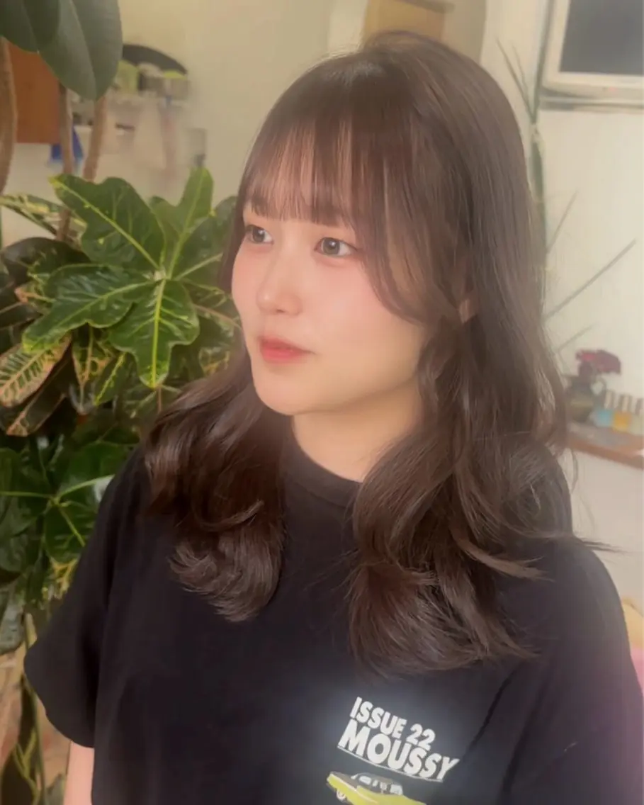 ミディアム カラー レイヤーカット mickey Yuinaのヘアスタイル